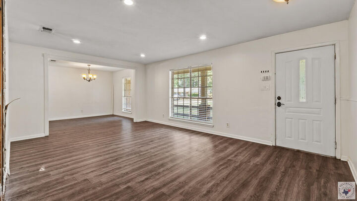 Property Photo:  5810 Sleepy Hollow Dr  TX 75503 