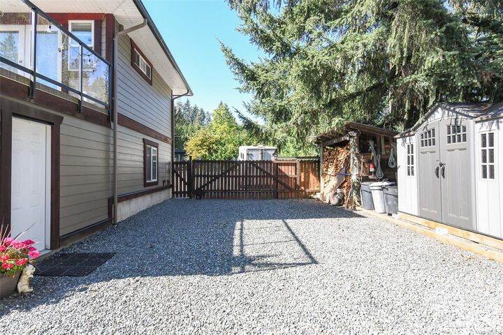 Property Photo:  1530 Grayling Dr  BC V9M 3Z7 