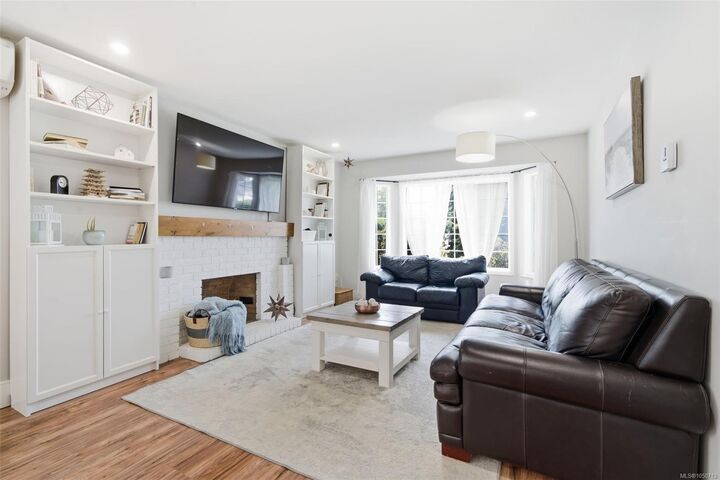 Property Photo:  6766 Central Saanich Rd #8  BC V8Z 7E1 