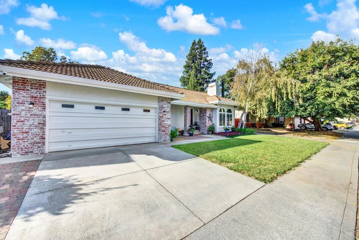 Property Photo: 316 Village Circle CA 95694