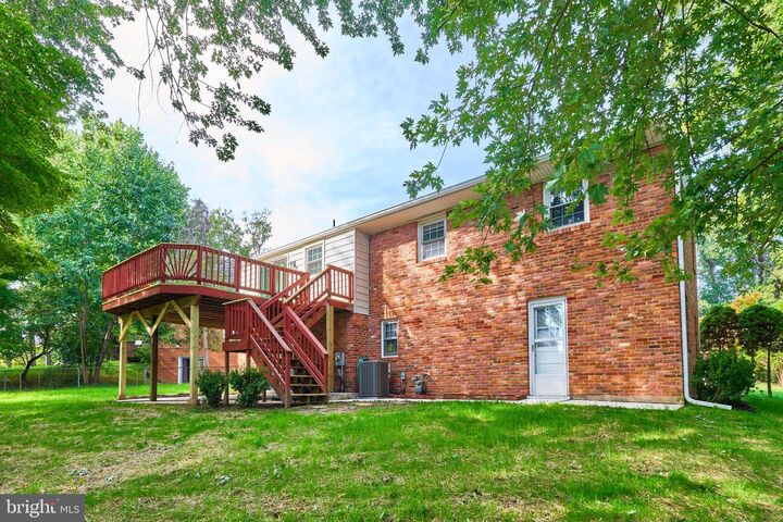 Property Photo: 2807 Schafflind Court VA 22180
