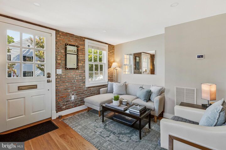 Property Photo:  601 S St Asaph Street  VA 22314 