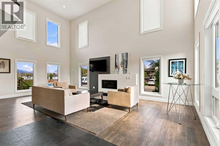 Property Photo:  122 Clenell Bay  AB T9K 1P5 