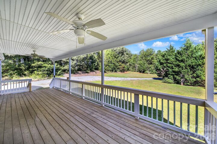 Property Photo: 415 Maye Street NC 28174