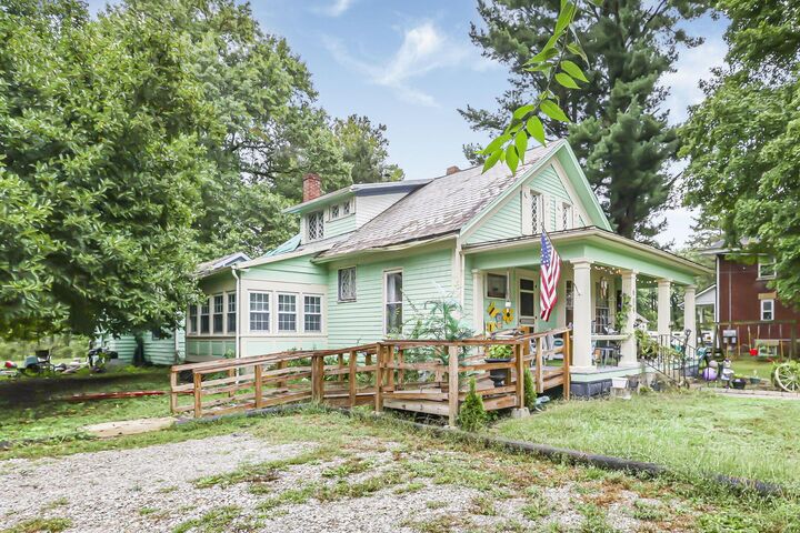 Property Photo: 609 Dryden Road OH 43701