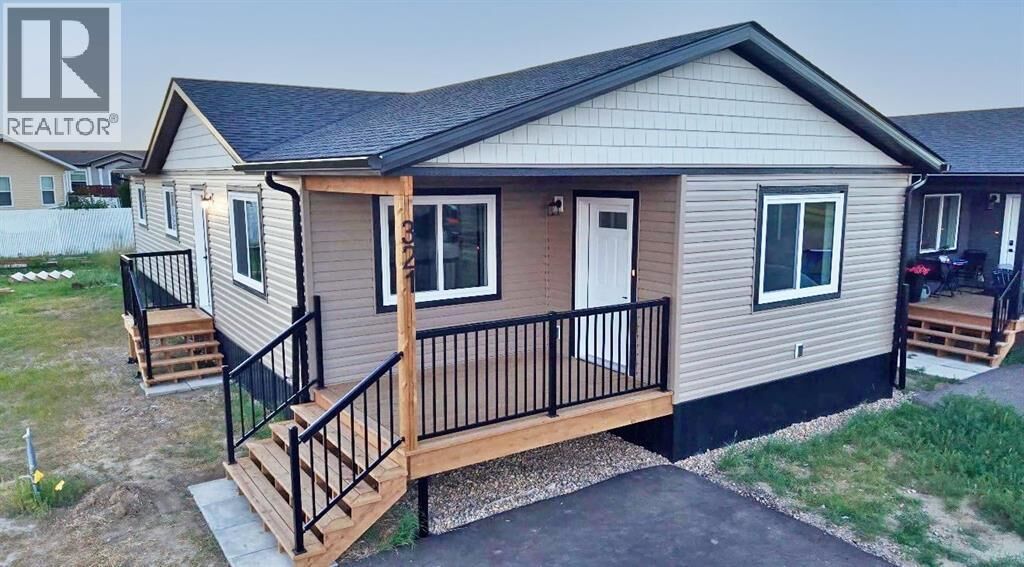 Property Photo:  321 20 Street East  AB T1R 0W9 