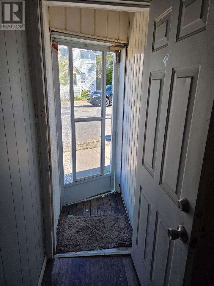 Property Photo: 91 Wellington St ON P6A 1H6