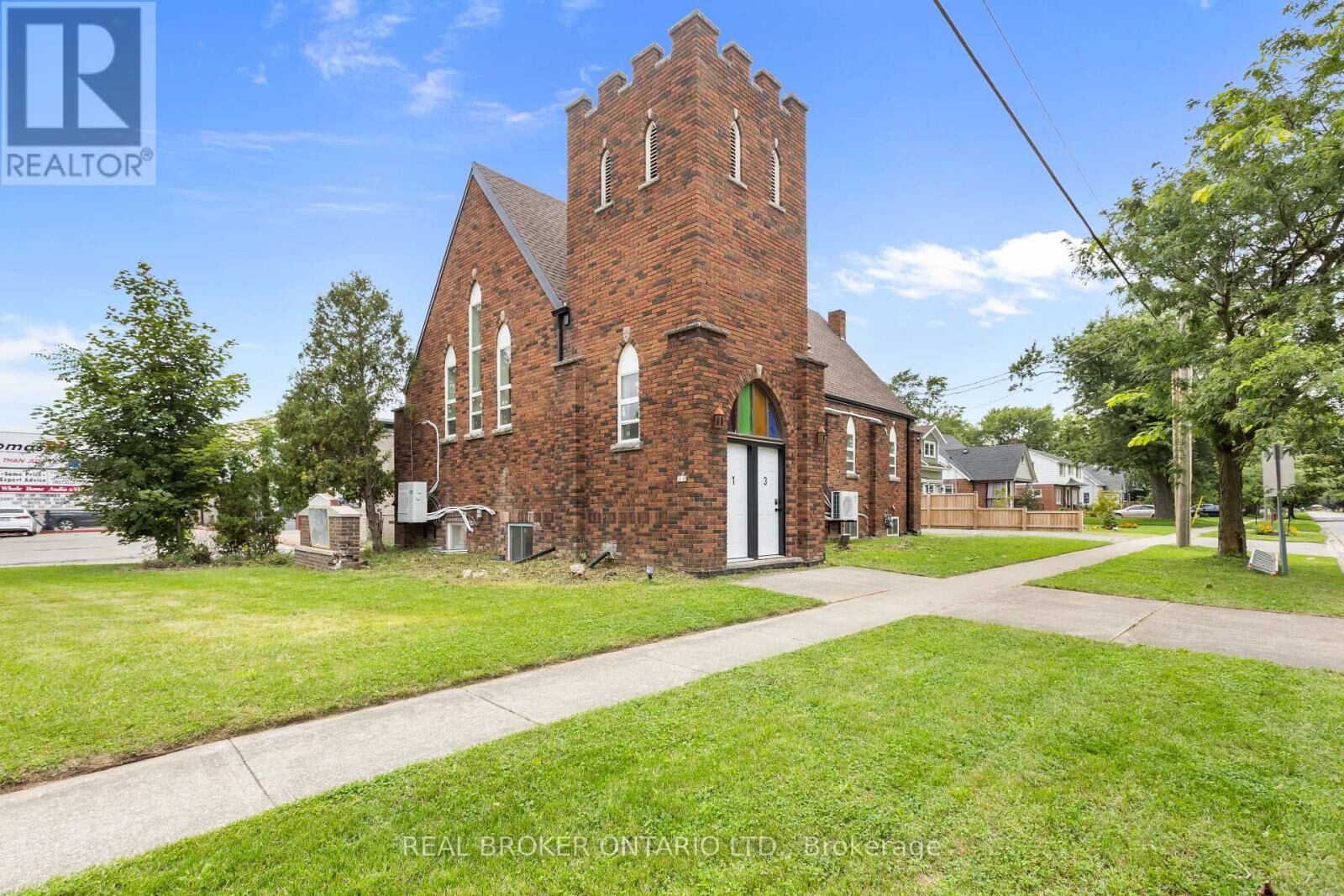 Property Photo:  120 Thorold Road 3  ON L3C 3V3 