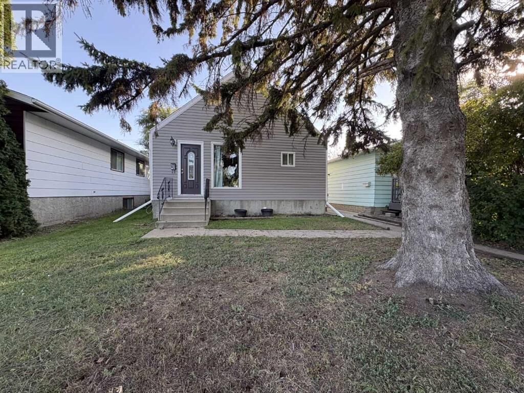 Property Photo:  4705 49 Street  SK S9V 0L9 