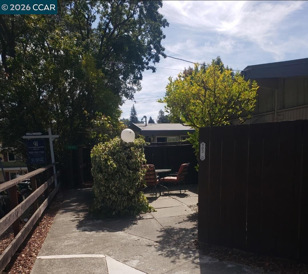 Property Photo: 903 East Street D CA 94549