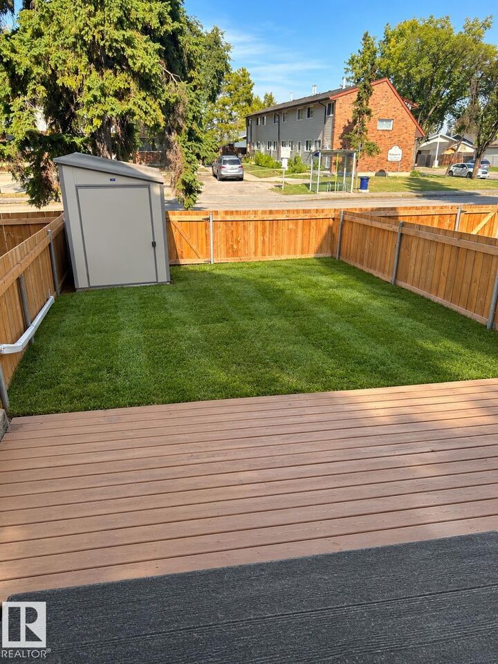 Property Photo: 9G Clareview Village NW AB T5A 3P2