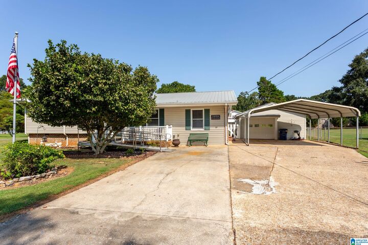 Property Photo: 17 Koko Avenue AL 36250