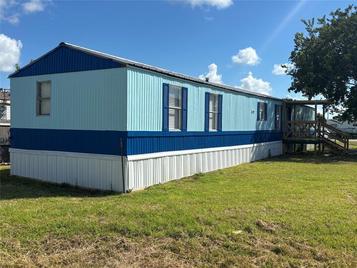 Property Photo:  2519 Oyster Creek Bend  TX 77541 