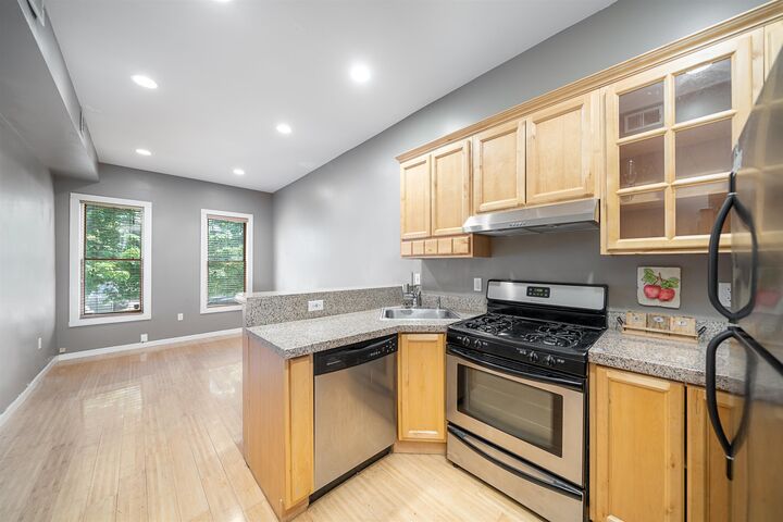 Property Photo:  209 Webster Ave 1L  NJ 07307 