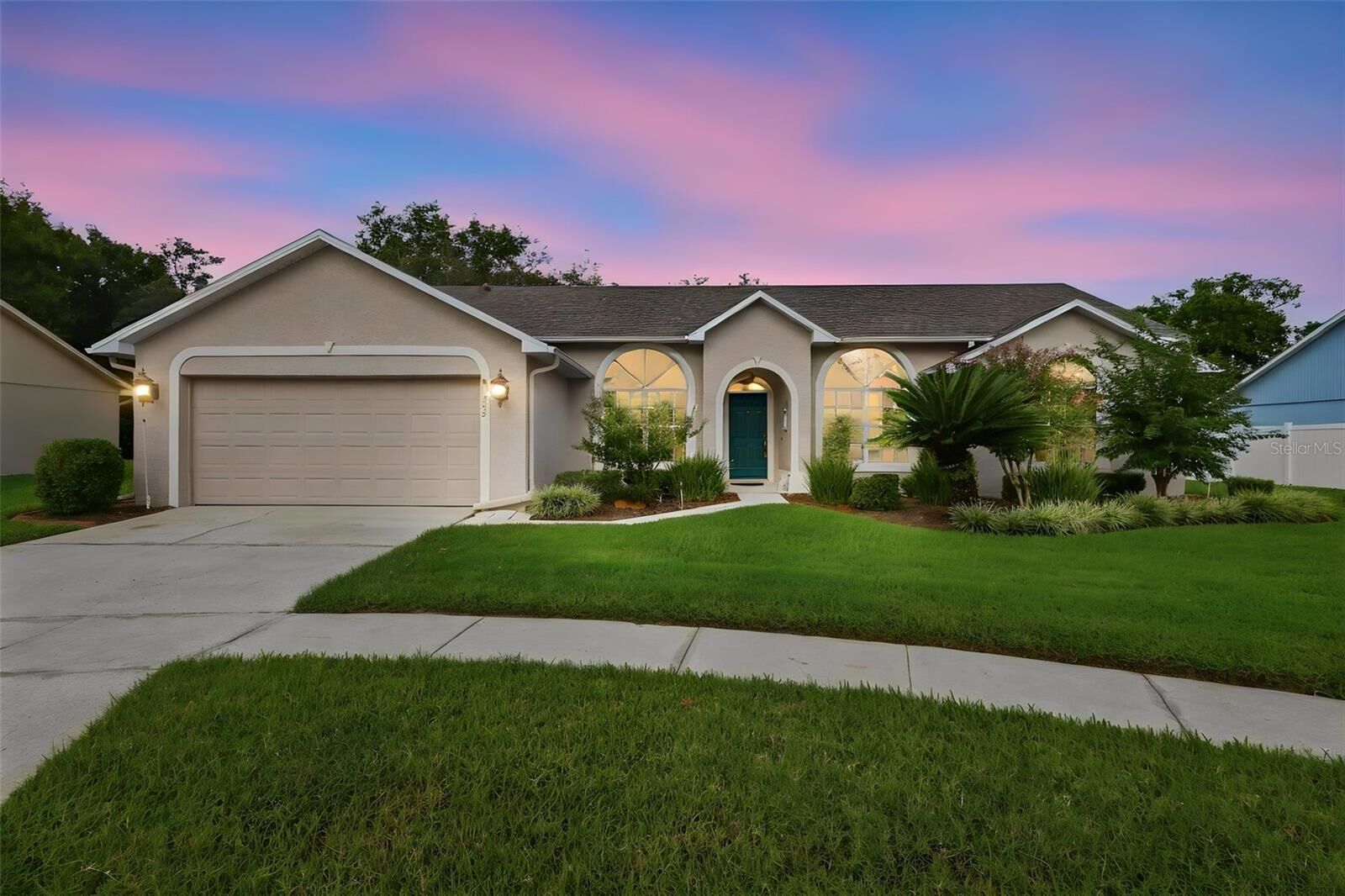 Property Photo: 342 Tinder Place FL 32707