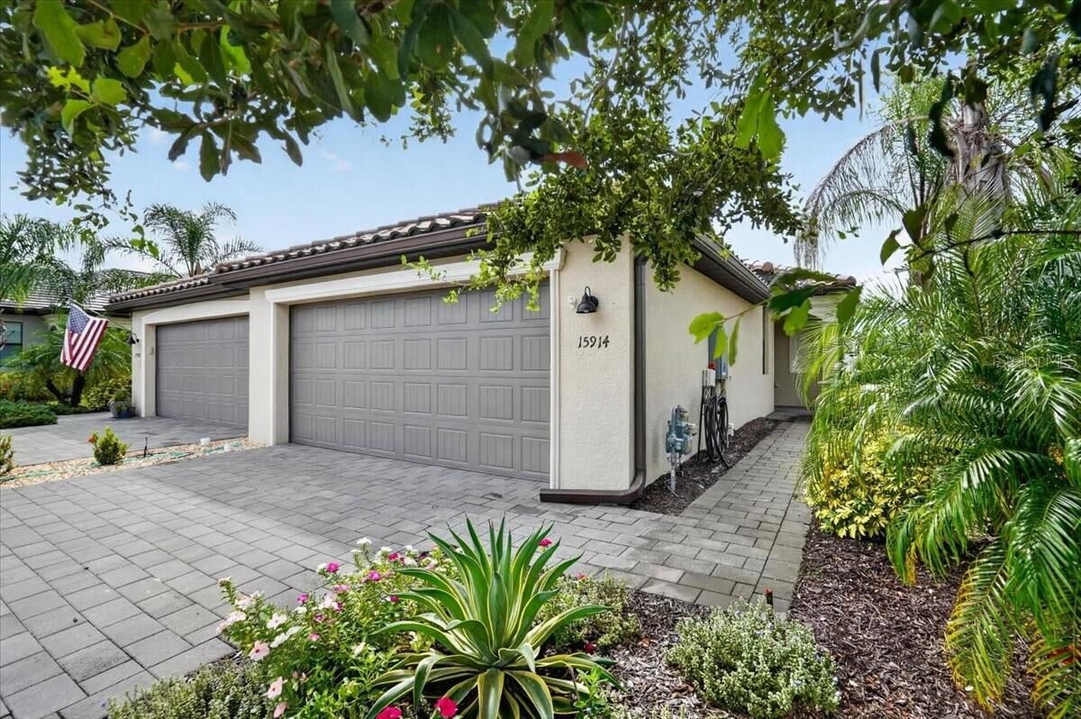 Property Photo: 15914 Clear Skies Place FL 34211