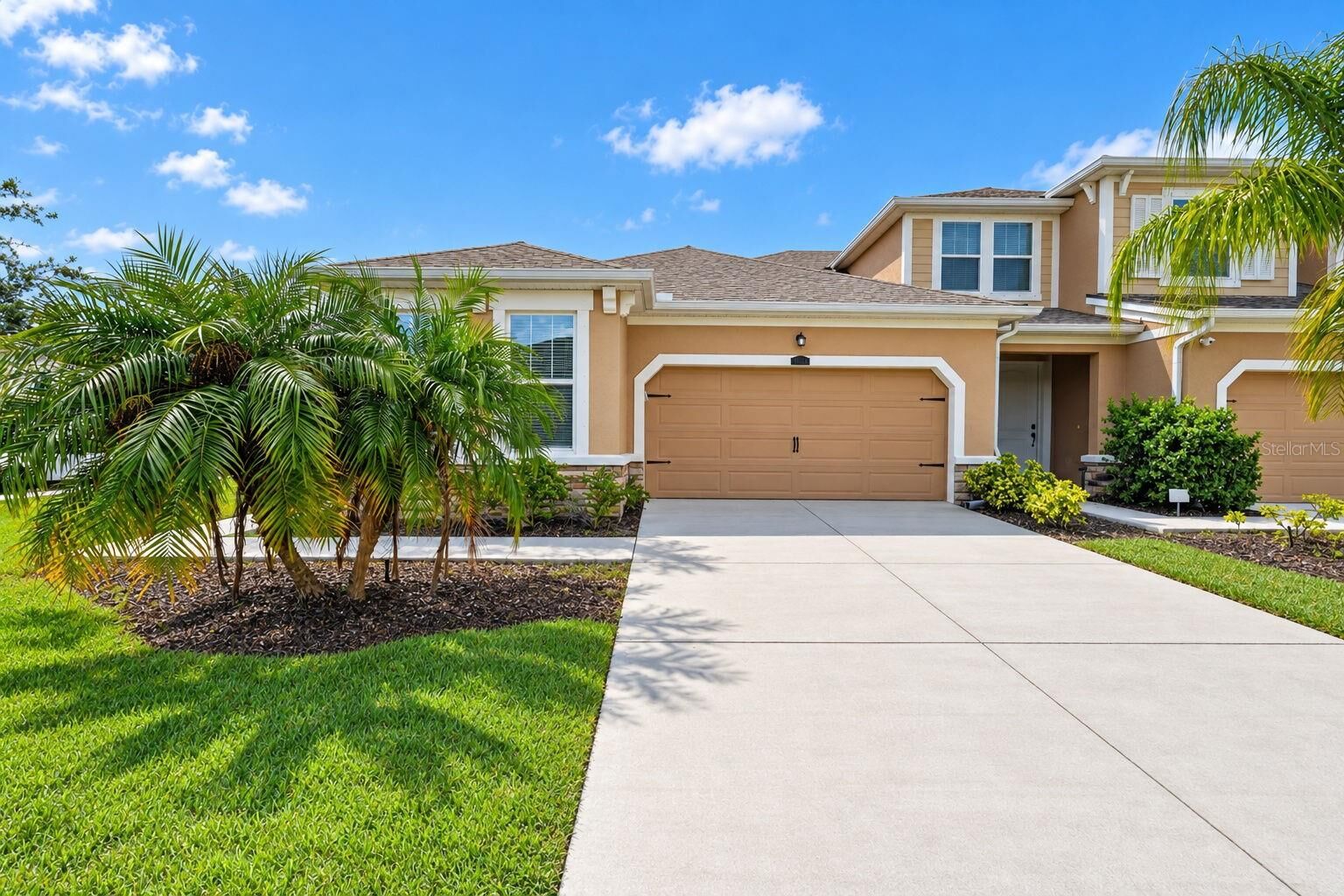 Property Photo: 11511 Rolling Green Drive FL 34211