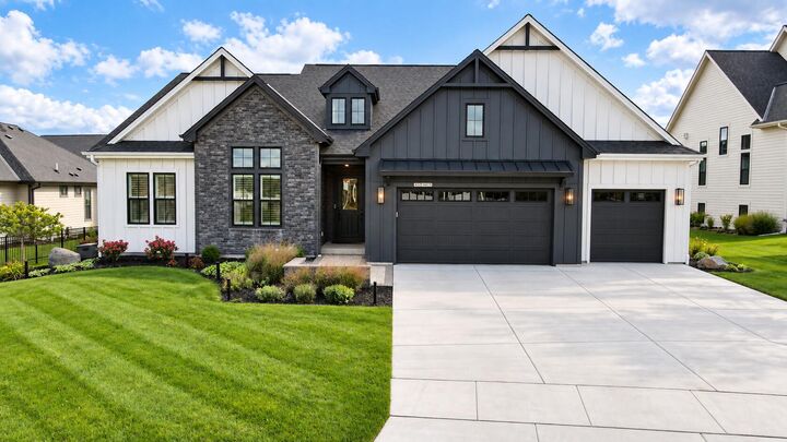 Property Photo:  N57w20799 Dunbar Ct  WI 53051 