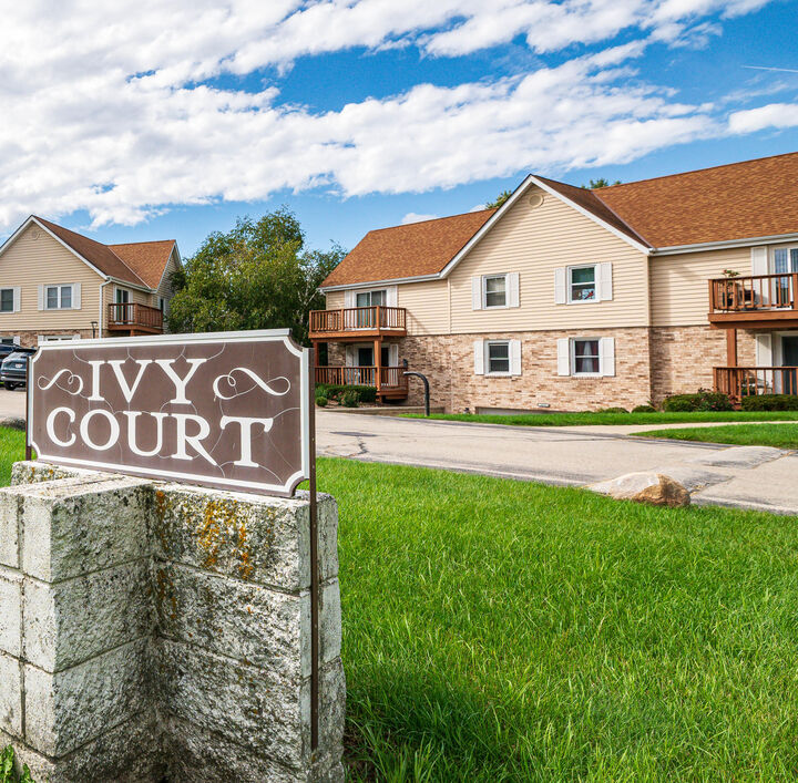 Property Photo:  10625 N Ivy Ct  WI 53092 