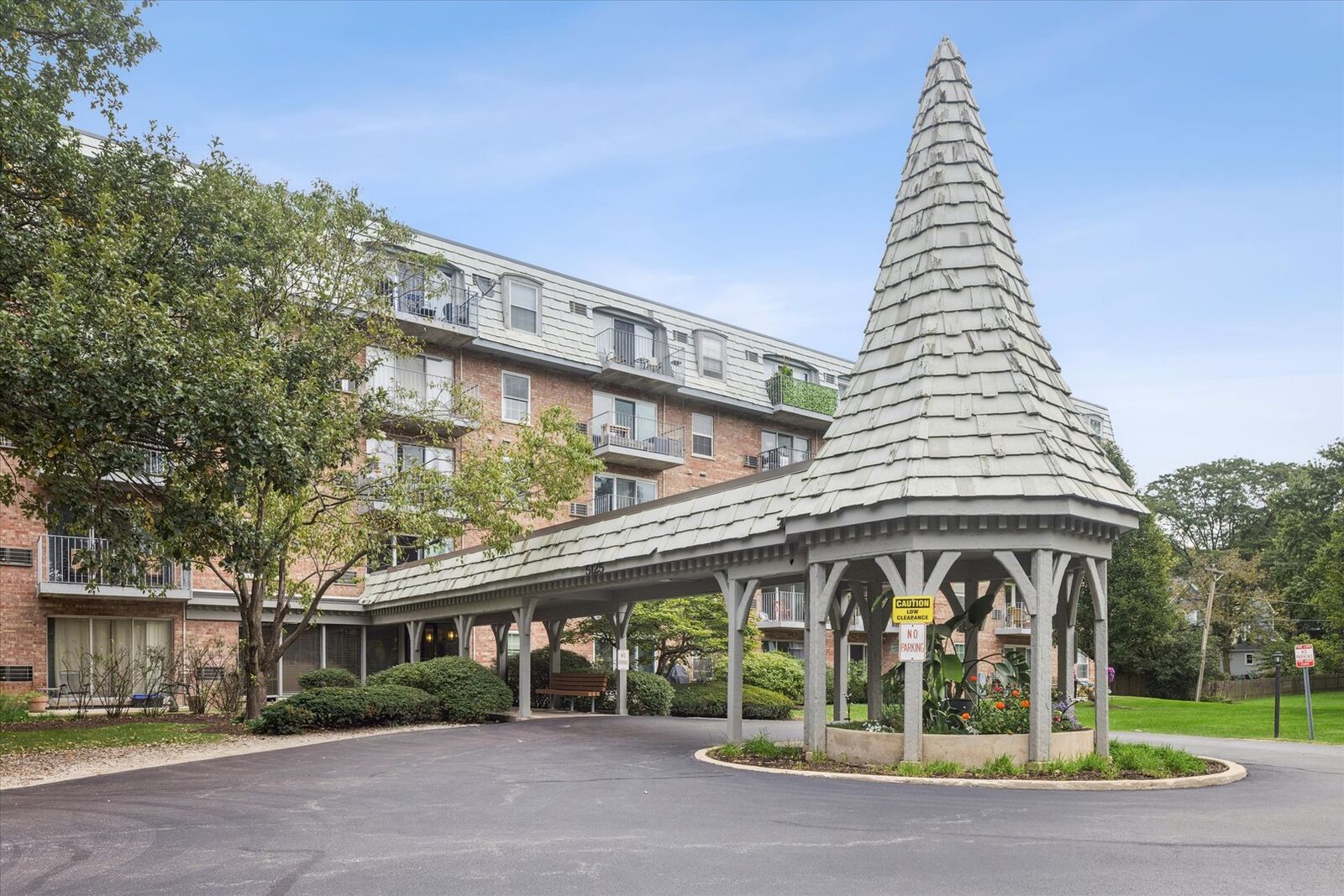 Property Photo: 5125 Blodgett Avenue 507 IL 60515