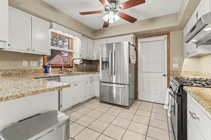 Property Photo: 155 Kay Street IL 60442