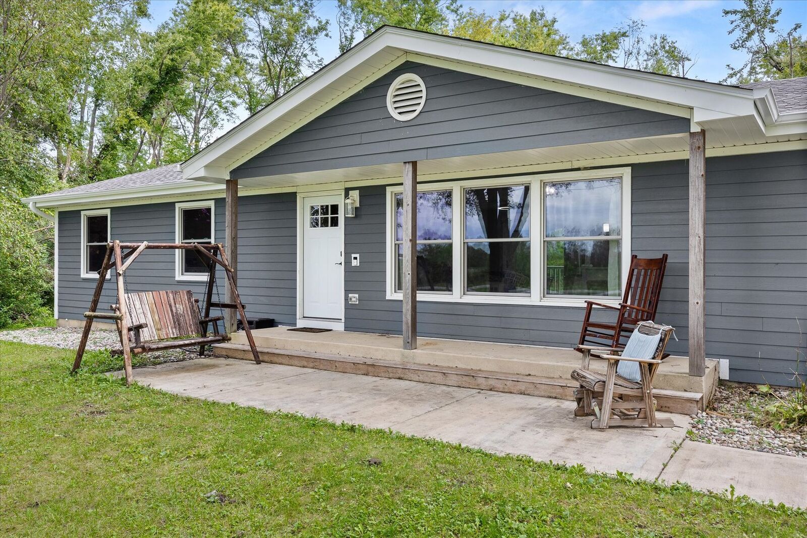 Property Photo:  1625 S Sangamon Street  IL 60417 