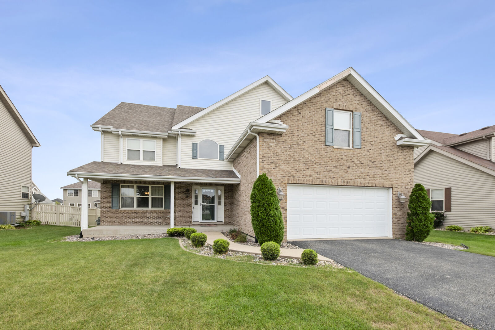 Property Photo:  396 Hunters Drive  IL 60401 