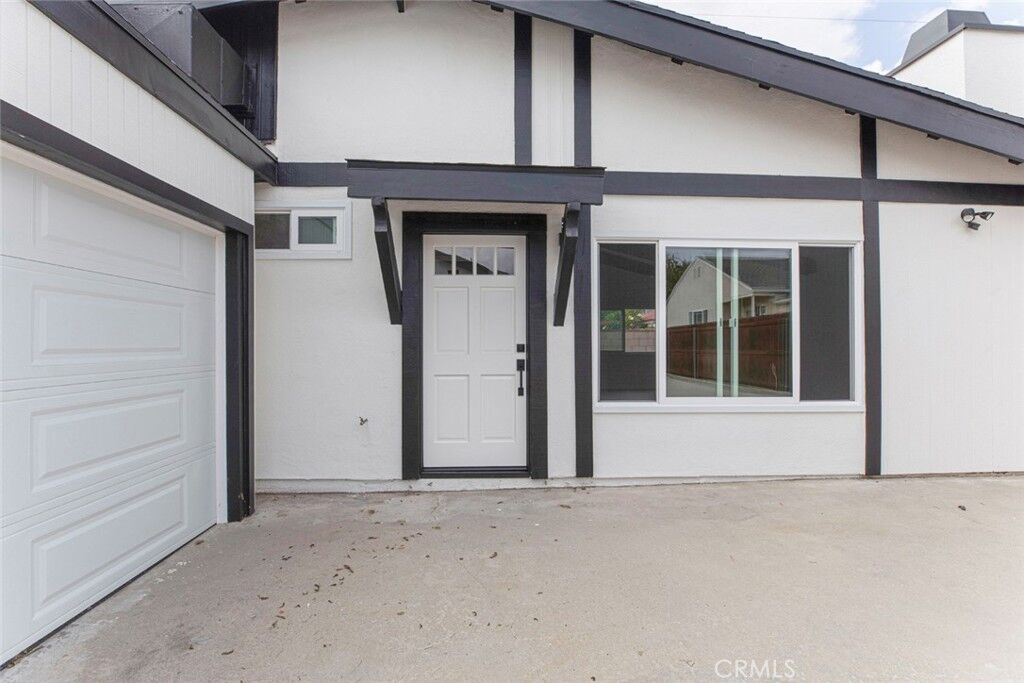 Property Photo: 821 N Maple B CA 91505