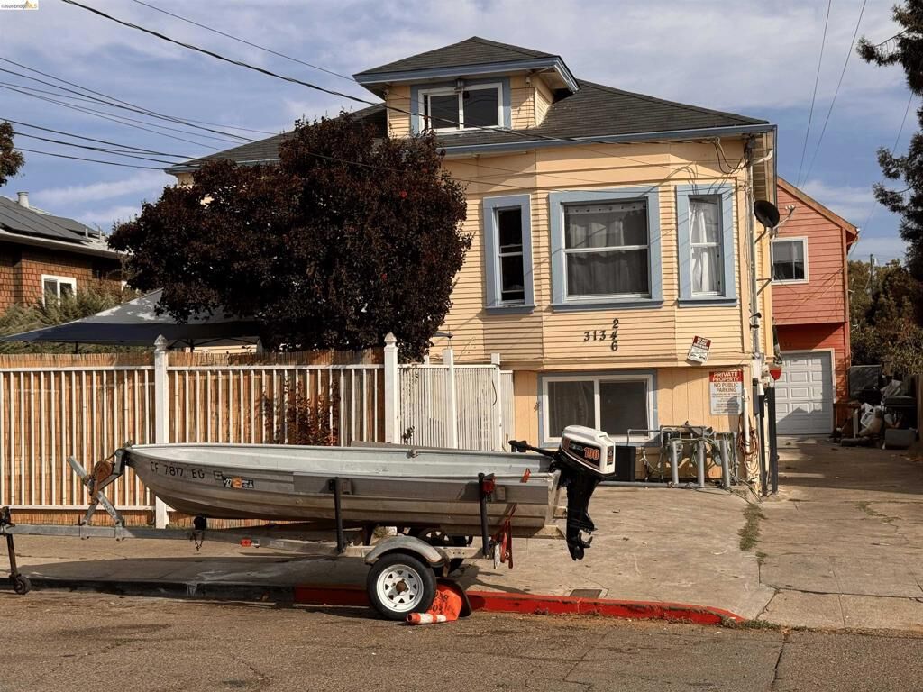 Property Photo:  3134 Pleitner Ave  CA 94602 