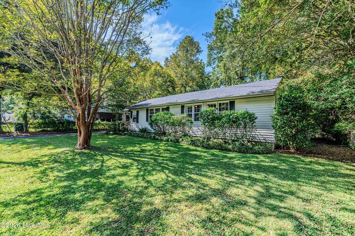 Property Photo:  519 Oak Lane  NC 28540 
