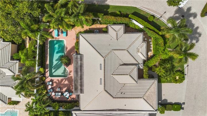 Property Photo:  807 Rue Deville 2.11  FL 34108 