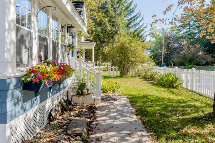 Property Photo:  15 Woodland Street  NH 03743 