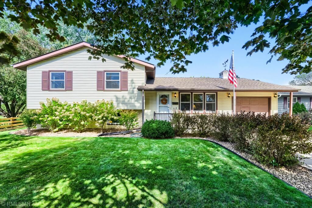 Property Photo:  501 17th Street E  MN 55033 
