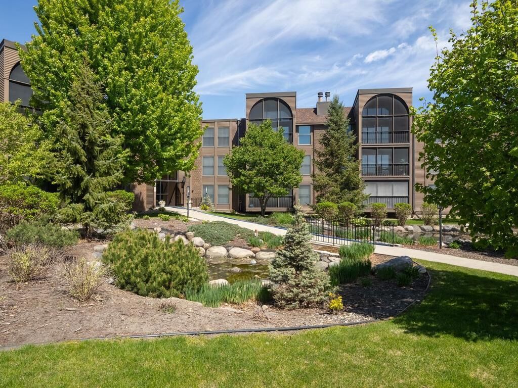 Property Photo:  9700 Portland Avenue S 331  MN 55420 