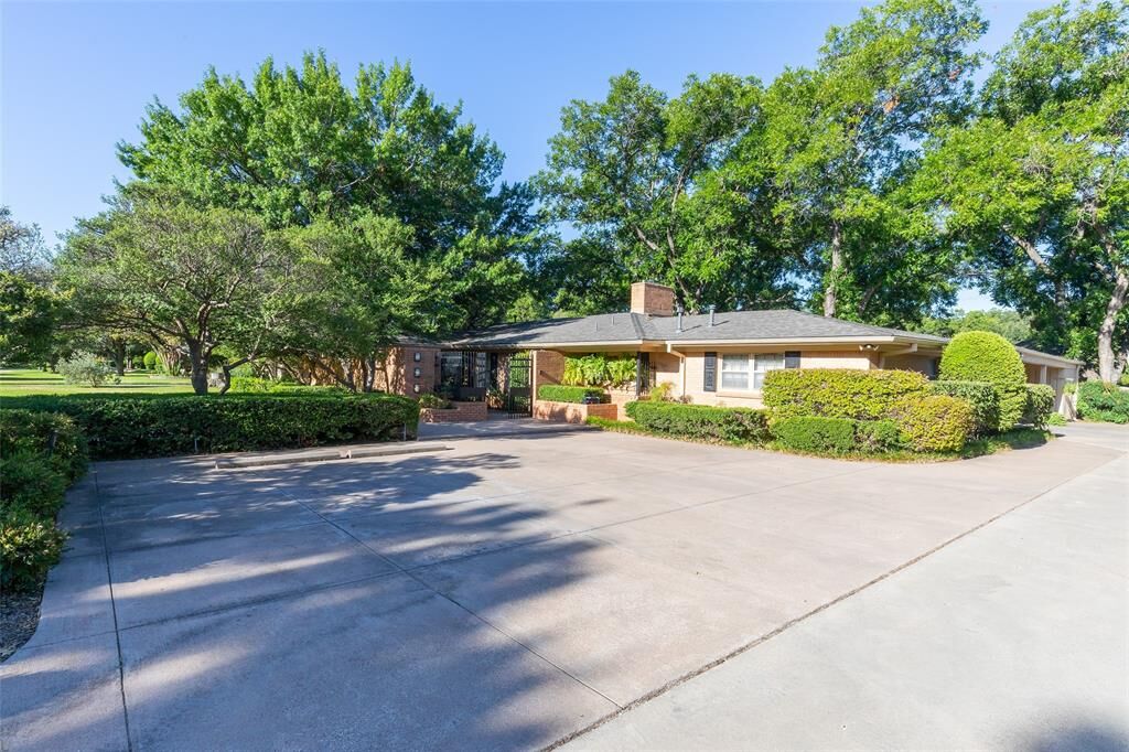 Property Photo:  1410 Tanglewood Road  TX 79605 