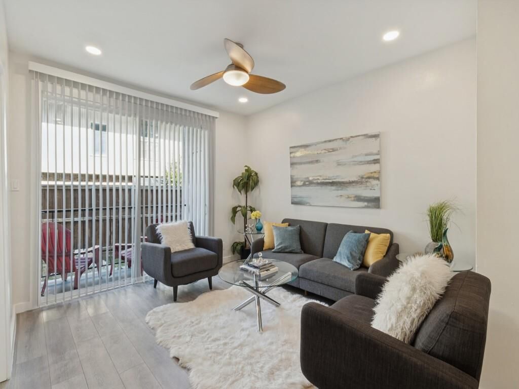 Property Photo: 4221 Cole Avenue 102 TX 75205