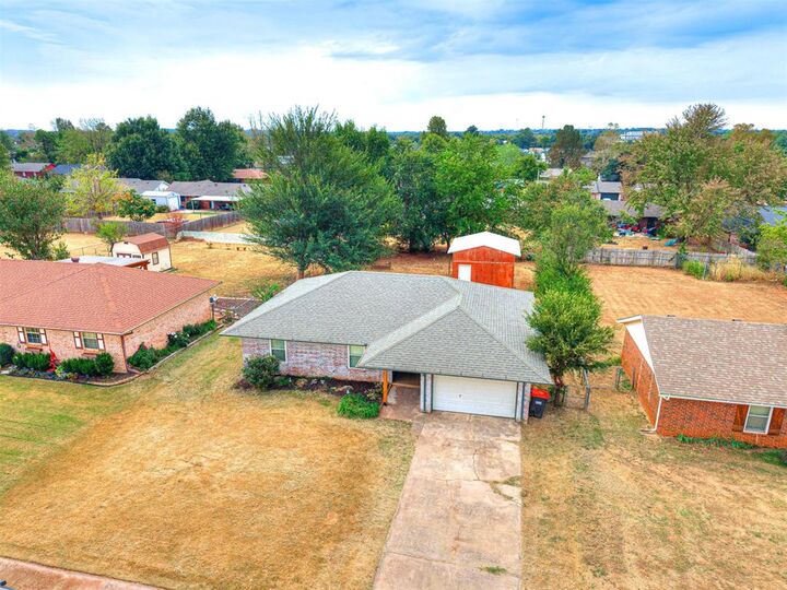 Property Photo: 20040 Timberidge Road OK 73045
