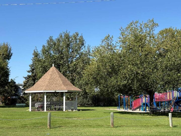 Property Photo: 0 Railway (#7) Avenue W AB T0L 0B0