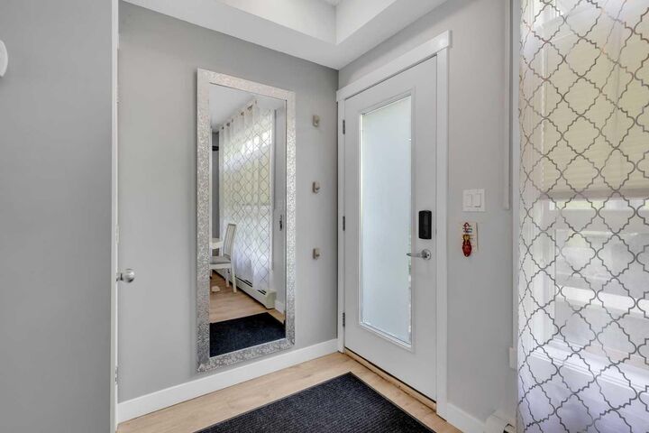 Property Photo: 1740 9 Street NW 112 AB T2M 4Z5