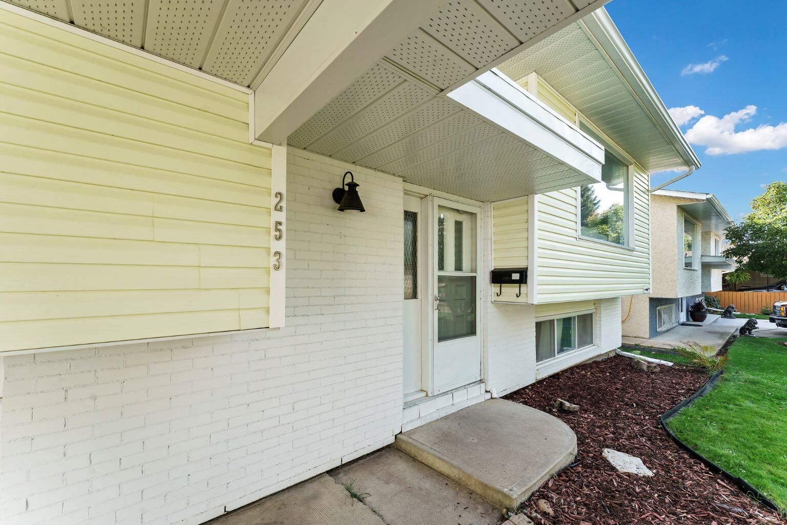 Property Photo:  253 11 Street NE  AB T1A 6A8 