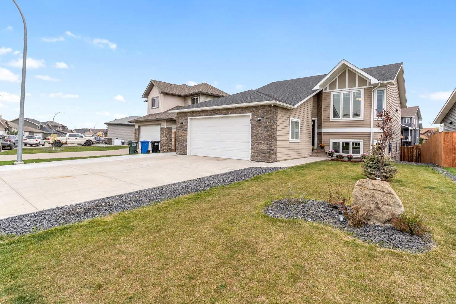 Property Photo: 91 Valarosa Drive AB T0M 0W0