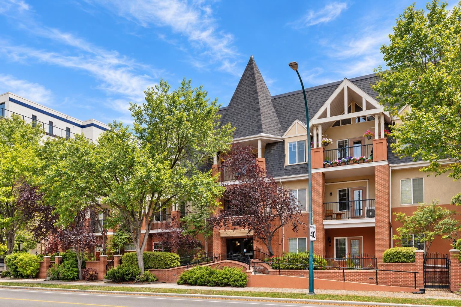 Property Photo:  1110 5 Avenue NW 310  AB T2N 0R6 
