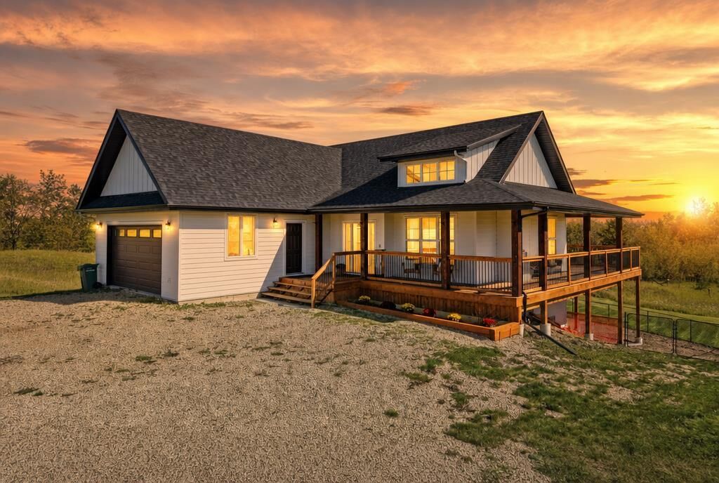 Property Photo: 45 Bruhn Bend AB T0C 2J0