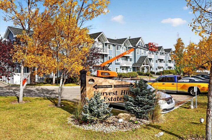 Property Photo: 7 Harvest Gold Manor NE 212 AB T3K 4Y3