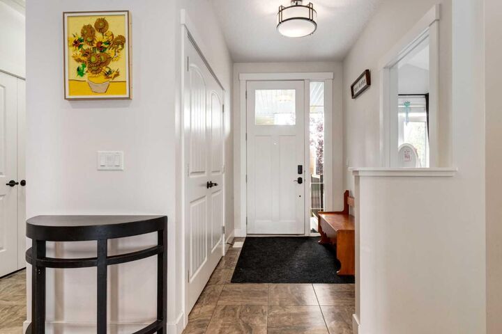 Property Photo:  6 Houlden Place  AB T0L 0P0 