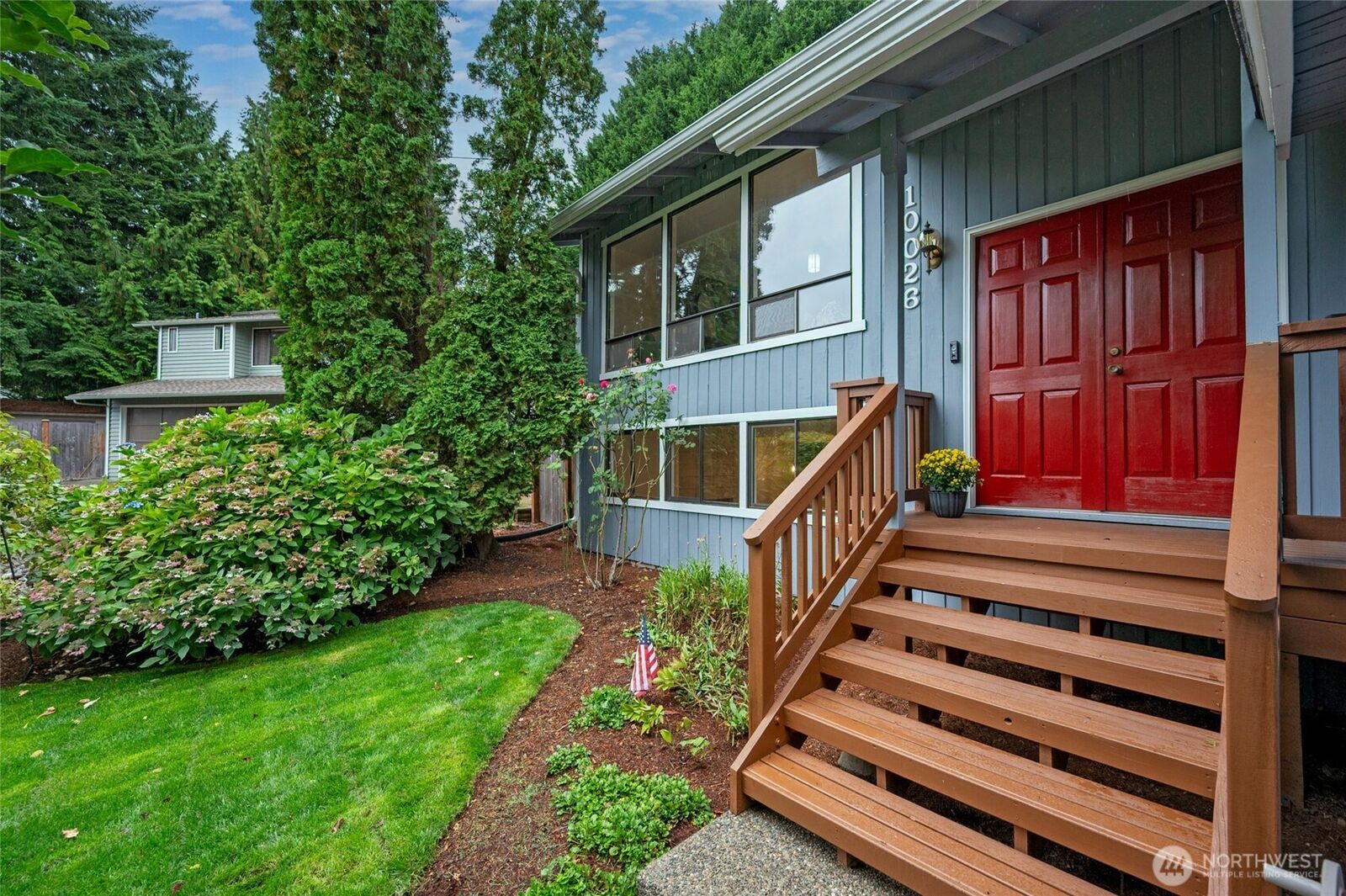 Property Photo: 10026 NE 140th St WA 98034