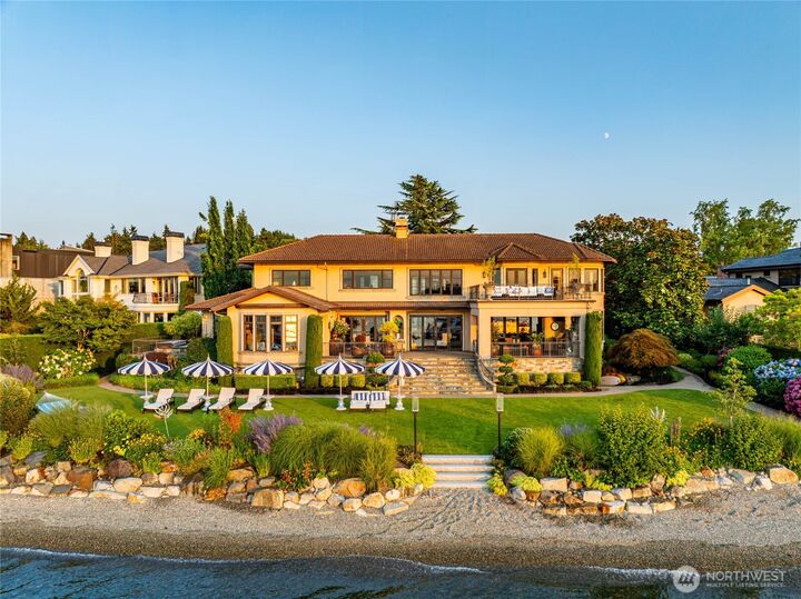 Property Photo:  5904 SE 20th Street  WA 98040 
