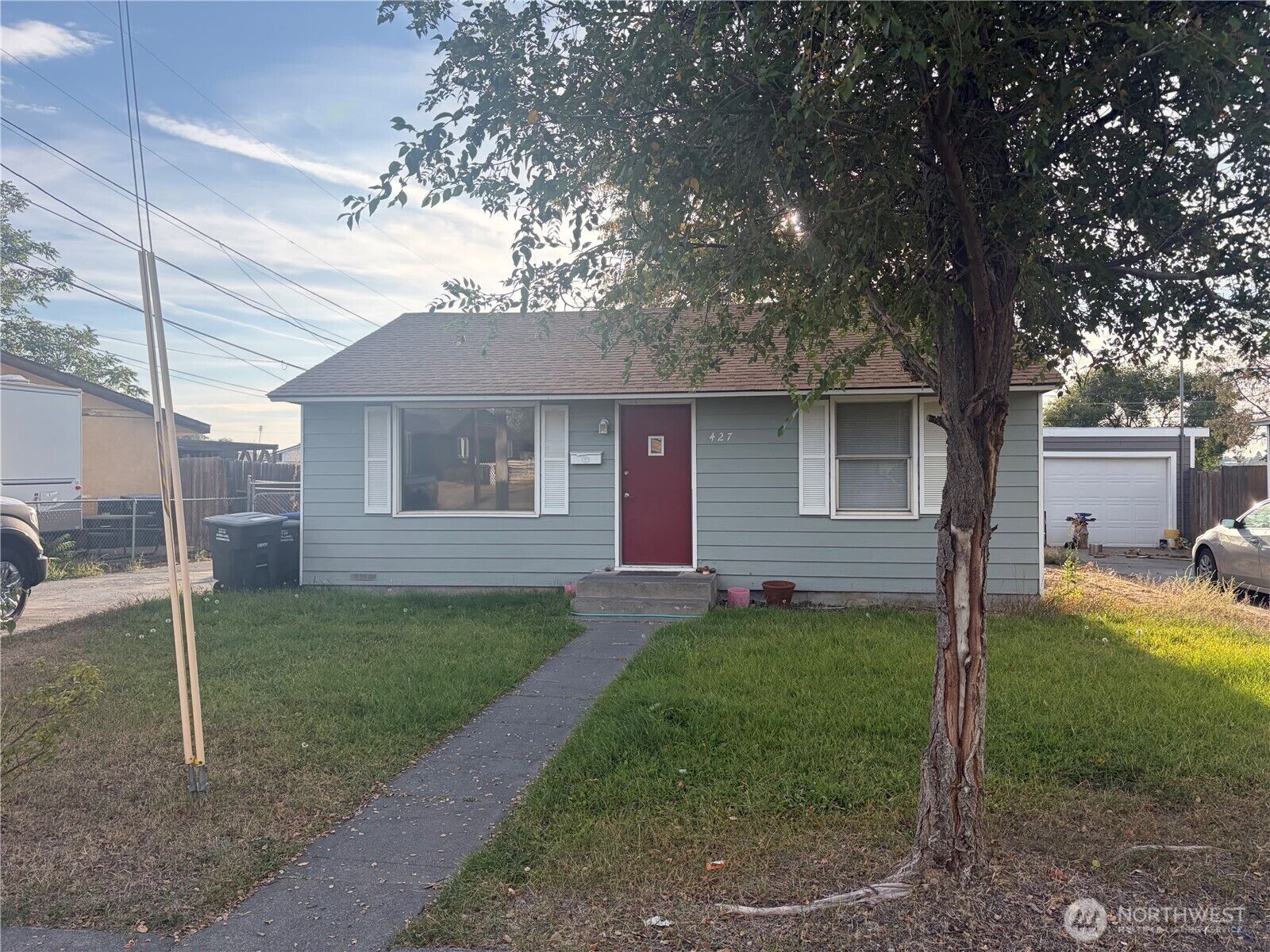 Property Photo:  427 N Mattson Drive  WA 98837 