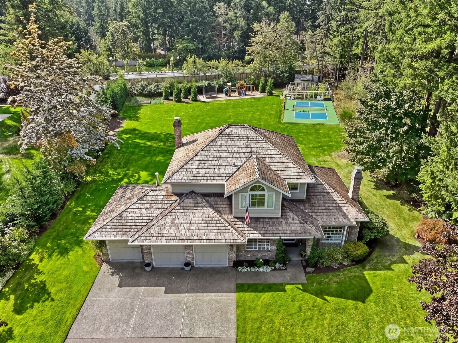 Property Photo: 25335 237th Place SE WA 98038