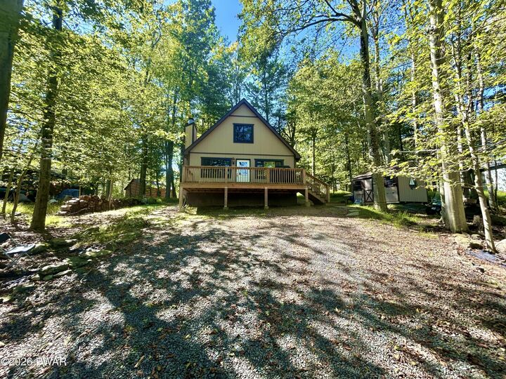 Property Photo:  1009 Deer Field Court  PA 18436 